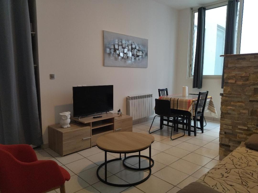 Apartment Elaia *